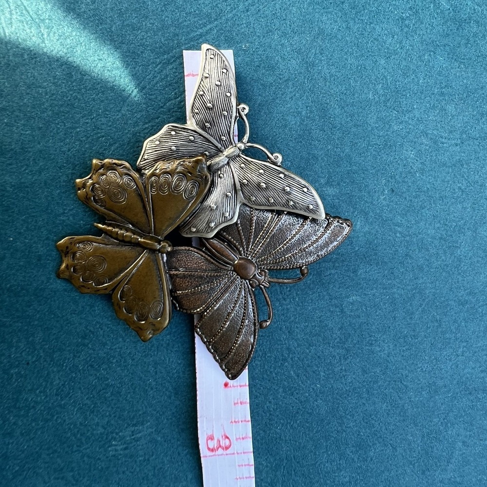 Vintage K&T Pin Art Tri Color Three Butterflies Brooch Pin Gold Tone Metal 2.5 - Picture 5 of 5